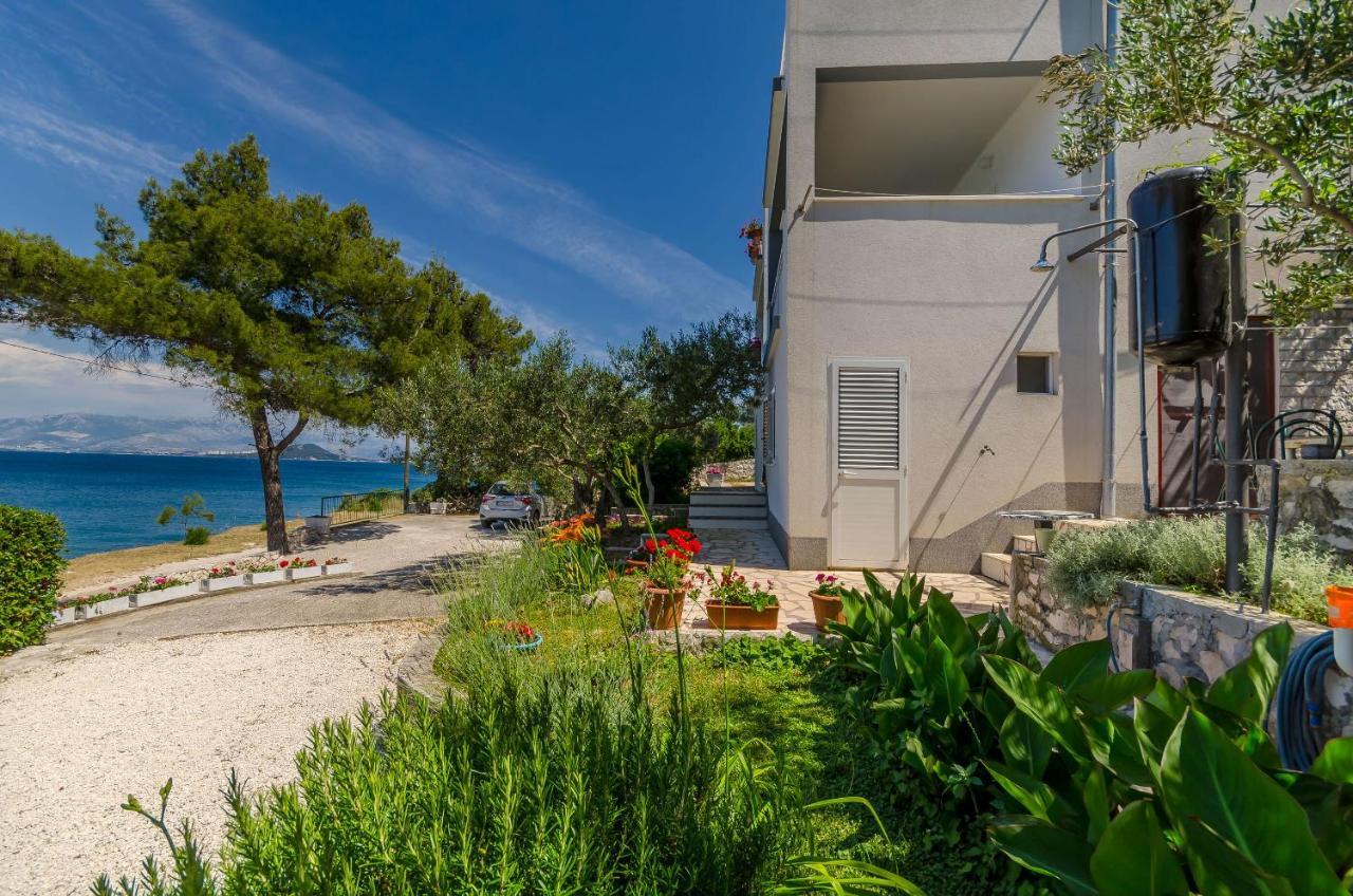 Apartments Dragica Слатине Экстерьер фото